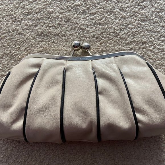 White clutch with dark stripes - Picture 1 of 2